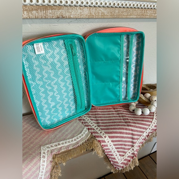 Giveaway - Picture 2 of 3